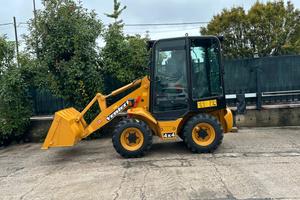 P132 Mini pala cabinata - terna 4x4x4 targata