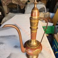 antica teiera in ottone 