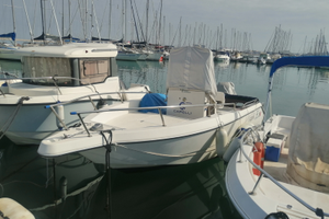 Barca Capelli 6,80mt. con 150 CV Mercury 4 t.con