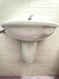 Lavandino con colonna