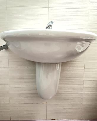 Lavandino con colonna