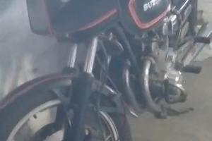 Suzuki GS500E immatricolata 1981, d'epoca 