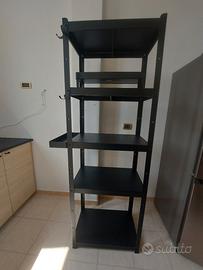 Scaffalatura nera metallico d'arredo