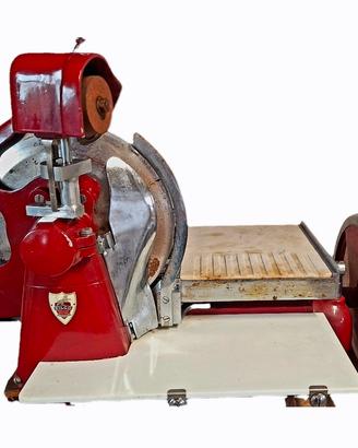 Affettatrice a volano. 