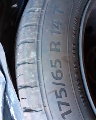 gomme quasi nuove per auto 