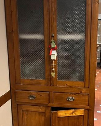 vetrina stile toscano