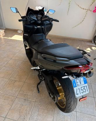 Yamaha tmax 560