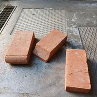 Mattoni pieni in laterizio e pezzi speciali per mu