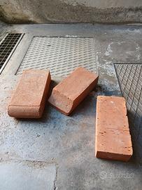 Mattoni pieni in laterizio e pezzi speciali per mu