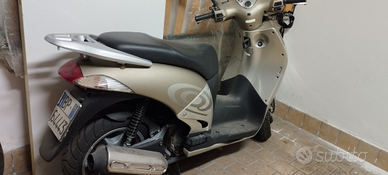 Scooter pari al nuovo