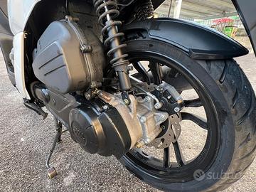 Scooter Sym Symphony 125