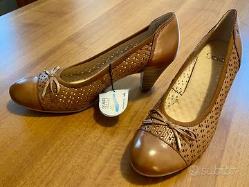 Scarpe décolleté in pelle color cognac Caprice