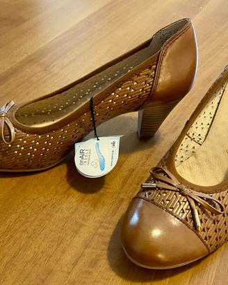 Scarpe décolleté in pelle color cognac Caprice