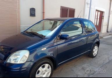 AUTO TOYOTA YARIS