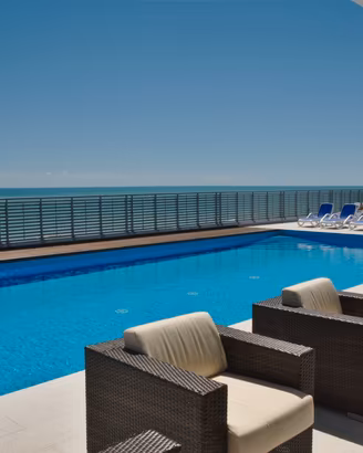 Hotel, residence, ristorante con piscina 5° piano