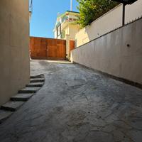 Deposito di 250 mq con tettoia esterna