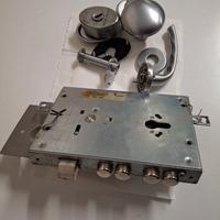 Serratura per porta blindata