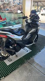 Aprilia sr gt125 ancora in garanzia