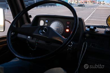 Mercedes-Benz 207d camper westfalia 