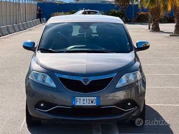 Lancia Ypsilon 1.2 69 CV 5 porte GPL Ecochic Plati