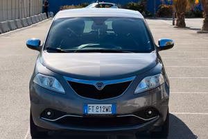 Lancia Ypsilon 1.2 69 CV 5 porte GPL Ecochic Plati