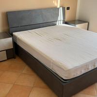 Letto contenitore,comodini,specchio