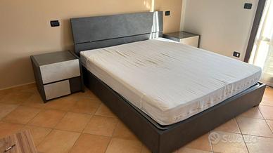 Letto contenitore,comodini,specchio
