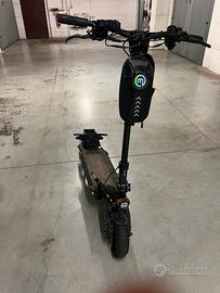 Monopattino elettrico Skuudiero