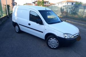 Opel combo 1300 multijet neopatentati