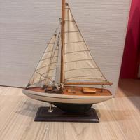 Modellino barca a vela