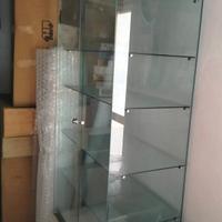 vetrina vetro esposizione 