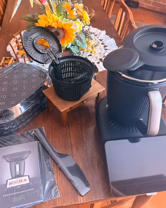 BIMBY TM7 NUOVO – COMPLETO DI ACCESSORI