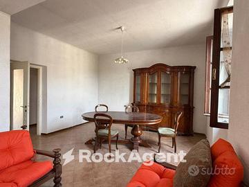 LICCIANA NARDI (MS) - TRILOCALE CON GRANDE TERRAZZ