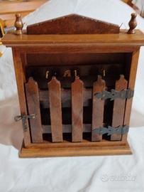 casetta portachiavi in legno vintage 