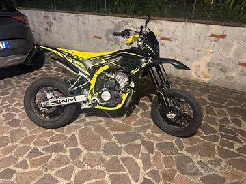 SWM sm 125r-COME NUOVA