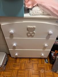 Lettino e cassettiera