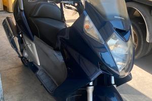 Honda Silver Wing 600 - 2004