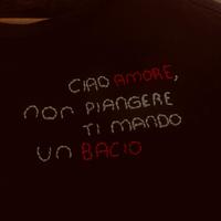 Abbigliamento personalizzato ricamato a mano