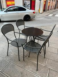Set Tavolo piu 4 sedie giardino