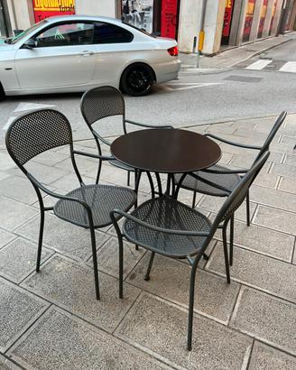 Set Tavolo piu 4 sedie giardino