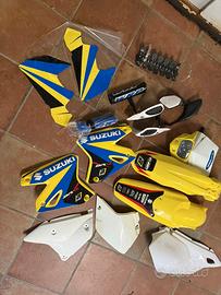 KIT PLASTICHE carene + ACCESSORI SUZUKI DR-Z 400