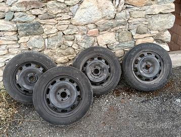 Cerchi nuovi originali con gomme