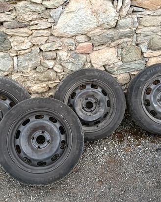 Cerchi nuovi originali con gomme
