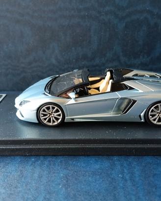 LAMBORGHINI AVENTADOR LP700-4 ROADSTER Azzurro The