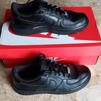 Nike Air Force 1 nere