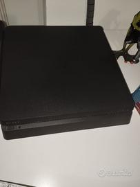 PlayStation 4 (PS4) + 3 giochi