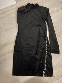 vestito a maniche lunghe corto