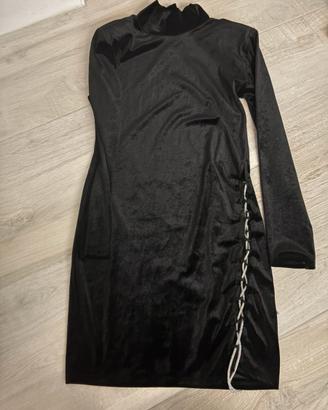 vestito a maniche lunghe corto