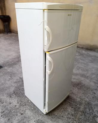 frigorifero con congelatore 