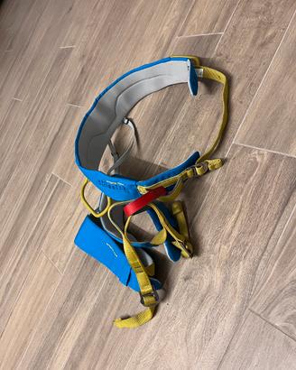 Imbragatura arrampicata nuova, mai usata. Taglia M